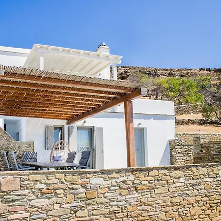 בית נופש Triantaros Familly House Triandáros